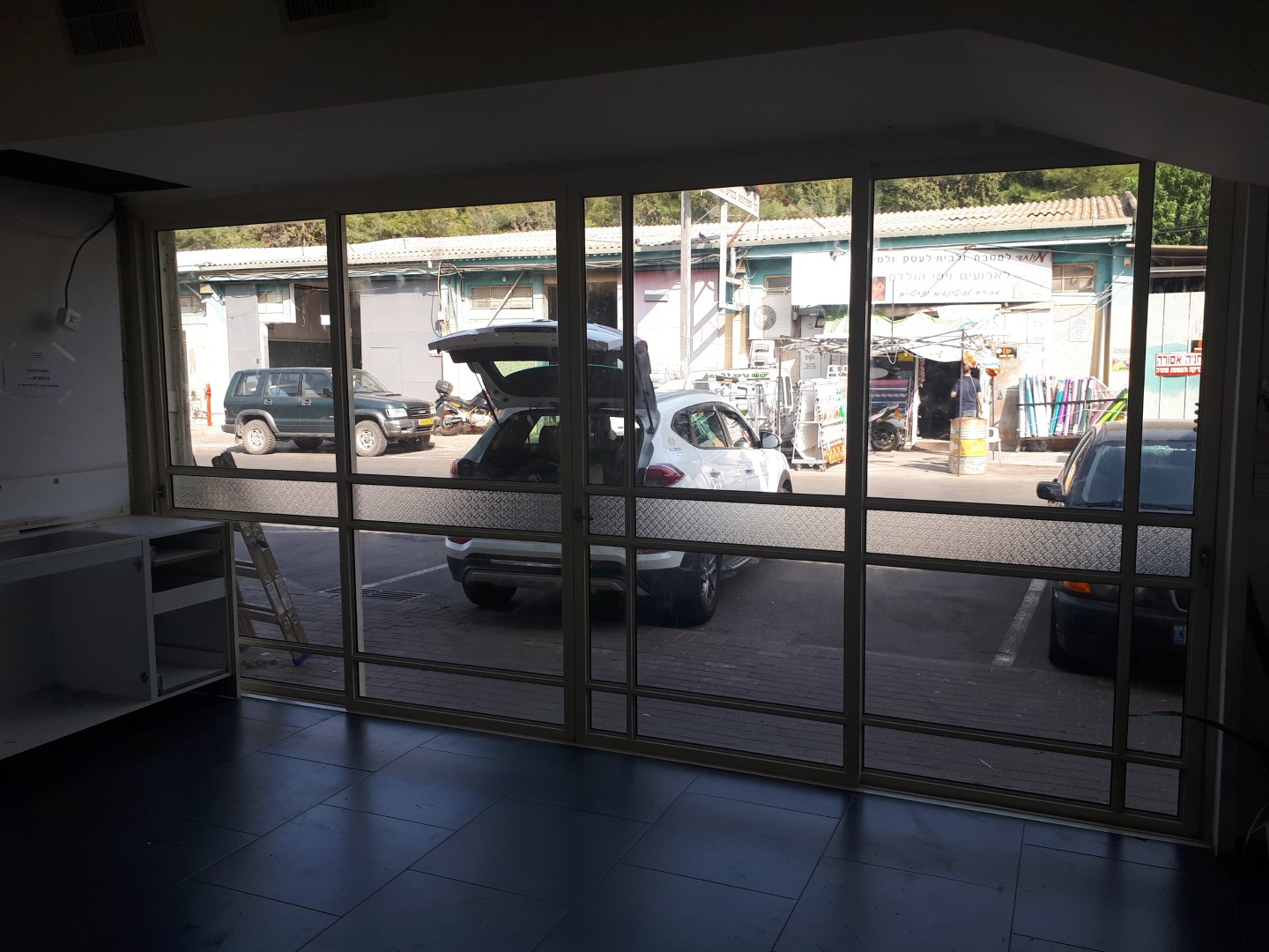 דלתות הזזה מאלומיניום פרופיל בלגי 7300
