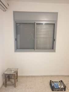 חלונות אלומיניום להזזה פרופיל בלגי 1700 חלונות אלומיניום להזזה פרופיל בלגי 1700 עם תריס חשמלי