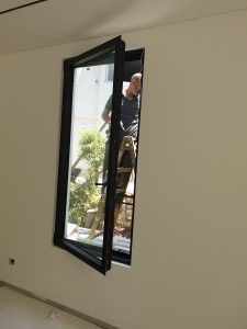 חלון אלומיניום צירי פרופיל 4750 חלון אלומיניום צירי פרופיל 4750