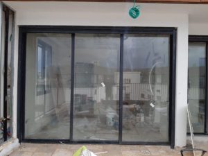 דלתות אלומיניום להזזה פרופיל 7500 אופיס דלתות אלומיניום להזזה פרופיל 7500 אופיס